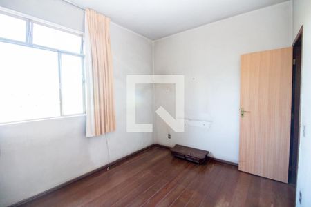 Casa à venda com 300m², 3 quartos e 3 vagas Casa à venda com 300m², 3 quartos e 3 vagasQuarto Suíte