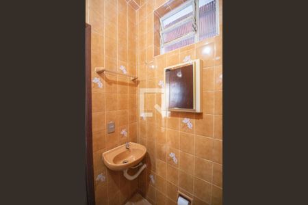 Casa à venda com 300m², 3 quartos e 3 vagas Casa à venda com 300m², 3 quartos e 3 vagasBanheiro 1