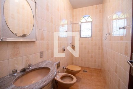 Casa à venda com 300m², 3 quartos e 3 vagas Casa à venda com 300m², 3 quartos e 3 vagasBanheiro Social