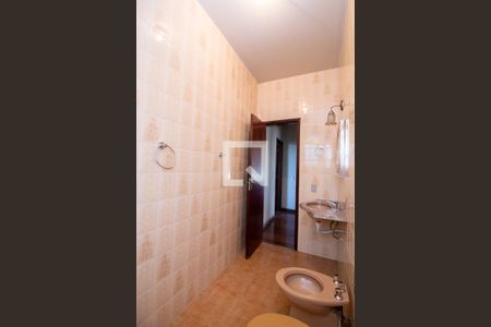 Casa à venda com 300m², 3 quartos e 3 vagas Casa à venda com 300m², 3 quartos e 3 vagasBanheiro Social