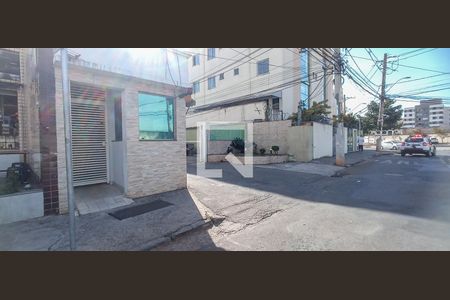 Apartamento à venda com 44m², 2 quartos e 1 vaga Apartamento à venda com 44m², 2 quartos e 1 vagaFachada do Condomínio