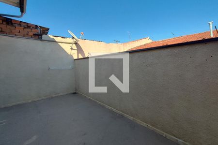 Casa para alugar com 117m², 2 quartos e 2 vagas Casa para alugar com 117m², 2 quartos e 2 vagasÁrea comum Quintal
