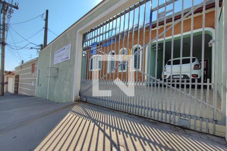 Casa para alugar com 117m², 2 quartos e 2 vagas Casa para alugar com 117m², 2 quartos e 2 vagasFachada