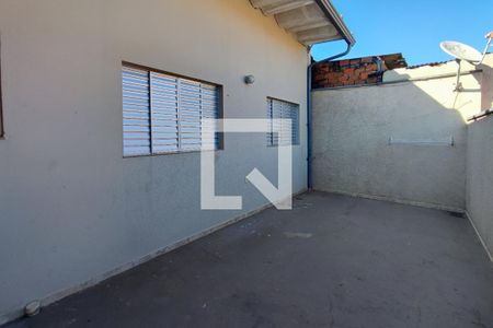 Casa para alugar com 117m², 2 quartos e 2 vagas Casa para alugar com 117m², 2 quartos e 2 vagasÁrea comum Quintal