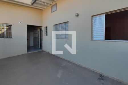 Casa para alugar com 117m², 2 quartos e 2 vagas Casa para alugar com 117m², 2 quartos e 2 vagasÁrea comum Quintal