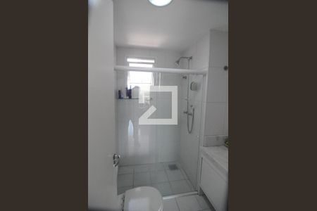 Apartamento à venda com 72m², 2 quartos e 1 vagaBanheiro do Corredor