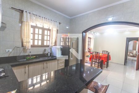 Casa à venda com 240m², 3 quartos e 2 vagas Casa à venda com 240m², 3 quartos e 2 vagasCozinha