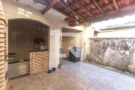 Casa à venda com 240m², 3 quartos e 2 vagas Casa à venda com 240m², 3 quartos e 2 vagasQuintal