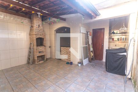 Casa à venda com 240m², 3 quartos e 2 vagas Casa à venda com 240m², 3 quartos e 2 vagasQuintal