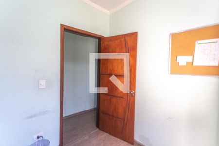Casa à venda com 240m², 3 quartos e 2 vagas Casa à venda com 240m², 3 quartos e 2 vagasOffice