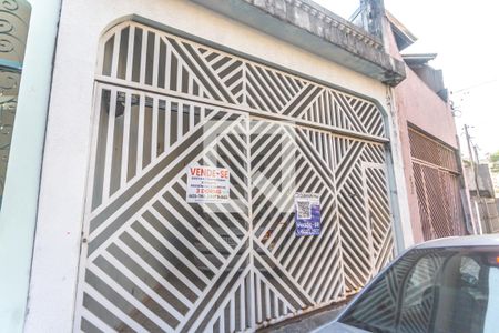 Casa à venda com 240m², 3 quartos e 2 vagas Casa à venda com 240m², 3 quartos e 2 vagasFachada