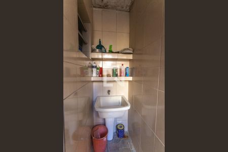 Casa à venda com 240m², 3 quartos e 2 vagas Casa à venda com 240m², 3 quartos e 2 vagasÁrea de serviço