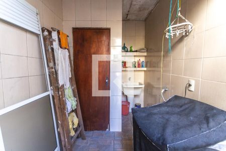 Casa à venda com 240m², 3 quartos e 2 vagas Casa à venda com 240m², 3 quartos e 2 vagasÁrea de serviço