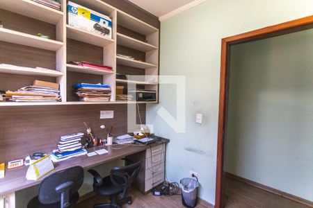 Casa à venda com 240m², 3 quartos e 2 vagas Casa à venda com 240m², 3 quartos e 2 vagasOffice