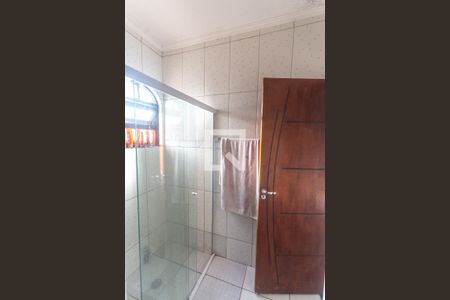 Casa à venda com 240m², 3 quartos e 2 vagas Casa à venda com 240m², 3 quartos e 2 vagasBanheiro suíte 2