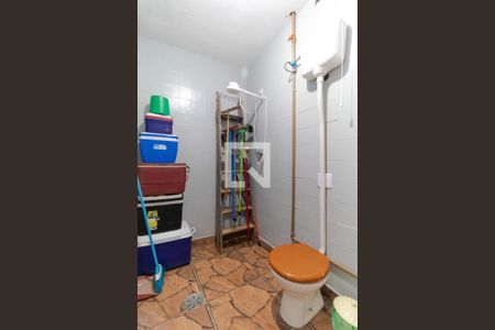 Casa à venda com 148m², 4 quartos e 4 vagasBanheiro 02