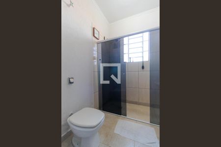 Casa à venda com 148m², 4 quartos e 4 vagasBanheiro 01