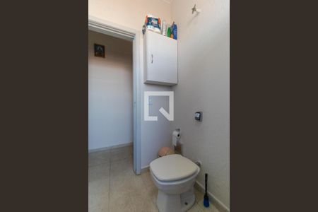 Casa à venda com 148m², 4 quartos e 4 vagasBanheiro 01