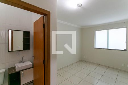 Quarto Suíte 1 de casa para alugar com 2 quartos, 75m² em Minaslândia (p Maio), Belo Horizonte