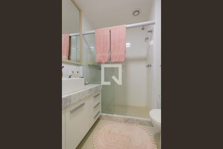 Apartamento para alugar com 77m², 2 quartos e 1 vaga Apartamento para alugar com 77m², 2 quartos e 1 vagaBanheiro da Suíte