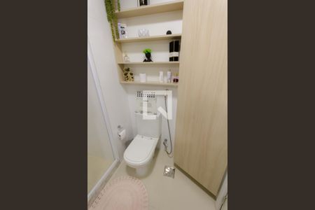 Apartamento para alugar com 77m², 2 quartos e 1 vaga Apartamento para alugar com 77m², 2 quartos e 1 vagaBanheiro da Suíte