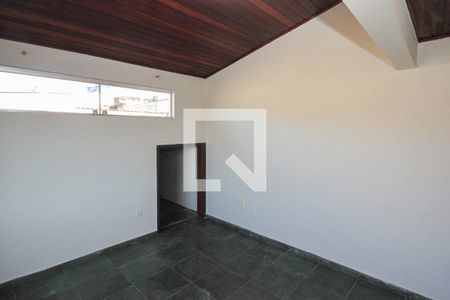 Casa à venda com 260m², 3 quartos e 3 vagasSótão 