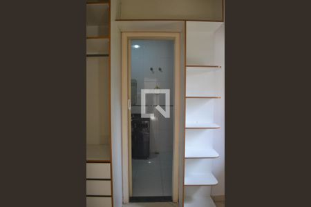 Casa para alugar com 93m², 2 quartos e 1 vaga Casa para alugar com 93m², 2 quartos e 1 vagaCloset da suíte