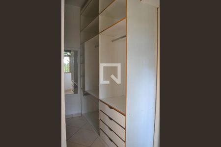 Casa para alugar com 93m², 2 quartos e 1 vaga Casa para alugar com 93m², 2 quartos e 1 vagaCloset da suíte