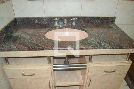 Casa para alugar com 93m², 2 quartos e 1 vaga Casa para alugar com 93m², 2 quartos e 1 vagaBanheiro