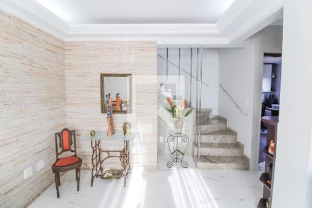 Apartamento à venda com 144m², 3 quartos e 2 vagas Apartamento à venda com 144m², 3 quartos e 2 vagasEscada