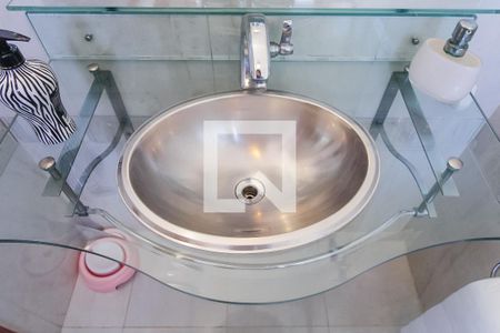 Apartamento à venda com 144m², 3 quartos e 2 vagas Apartamento à venda com 144m², 3 quartos e 2 vagasBanheiro da Suíte 1