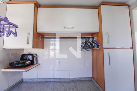 Apartamento à venda com 144m², 3 quartos e 2 vagas Apartamento à venda com 144m², 3 quartos e 2 vagasÁrea de Serviço