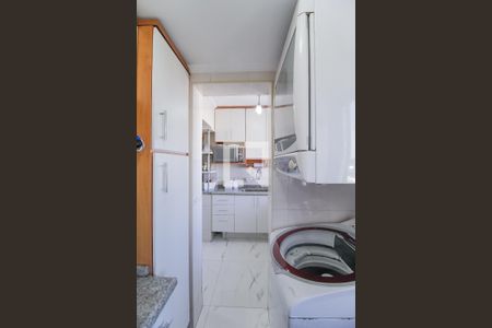 Apartamento à venda com 144m², 3 quartos e 2 vagas Apartamento à venda com 144m², 3 quartos e 2 vagasÁrea de Serviço