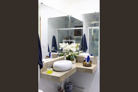 Apartamento à venda com 98m², 3 quartos e sem vagaBanheiro