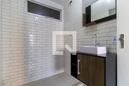 Banheiro de kitnet/studio para alugar com 1 quarto, 30m² em Centro, Campinas