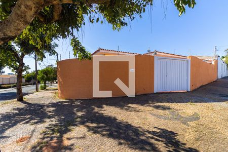 Casa à venda com 410m², 3 quartos e 3 vagasFachada