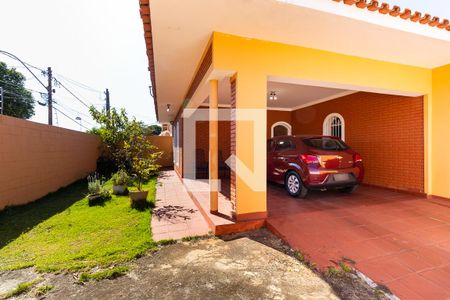 Casa à venda com 410m², 3 quartos e 3 vagasVagas de garagem