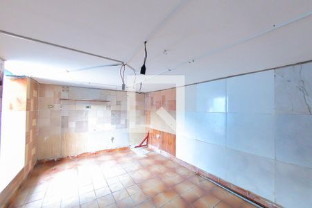 Casa à venda com 115m², 2 quartos e 2 vagasPorao 