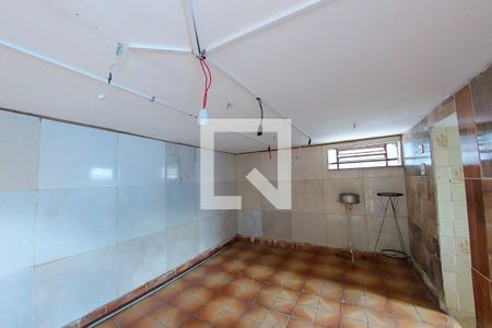 Casa à venda com 115m², 2 quartos e 2 vagasPorao 