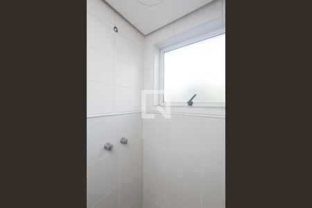 Banheiro social de apartamento para alugar com 2 quartos, 74m² em Auxiliadora, Porto Alegre