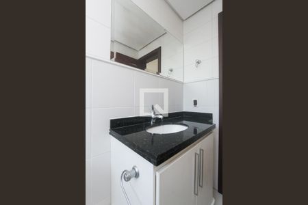 Banheiro suite de apartamento à venda com 2 quartos, 74m² em Auxiliadora, Porto Alegre