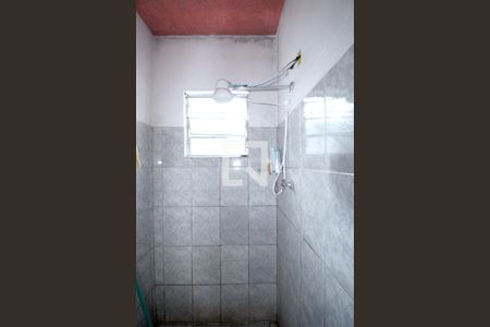 Banheiro de kitnet/studio para alugar com 2 quartos, 50m² em Jardim Wanel Ville Iv, Sorocaba