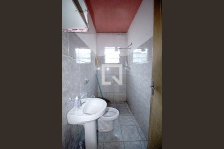 Banheiro de kitnet/studio para alugar com 2 quartos, 50m² em Jardim Wanel Ville Iv, Sorocaba