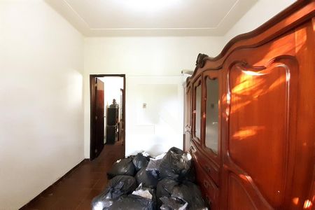 Casa à venda com 400m², 6 quartos e 2 vagas Casa à venda com 400m², 6 quartos e 2 vagasQuarto 4