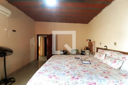 Casa à venda com 400m², 6 quartos e 2 vagas Casa à venda com 400m², 6 quartos e 2 vagasQuarto 3 - Suíte