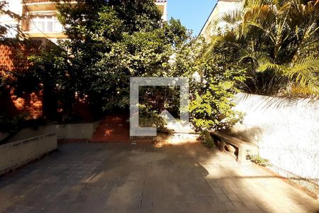 Casa à venda com 400m², 6 quartos e 2 vagas Casa à venda com 400m², 6 quartos e 2 vagasVaranda