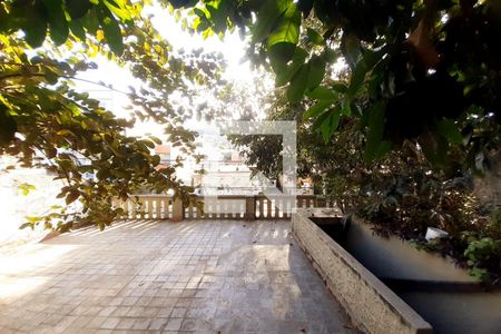 Casa à venda com 400m², 6 quartos e 2 vagas Casa à venda com 400m², 6 quartos e 2 vagasVaranda