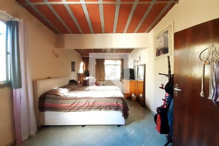 Casa à venda com 400m², 6 quartos e 2 vagas Casa à venda com 400m², 6 quartos e 2 vagasQuarto 2