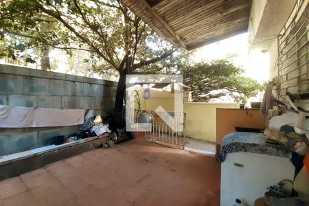 Casa à venda com 400m², 6 quartos e 2 vagas Casa à venda com 400m², 6 quartos e 2 vagasÁrea de Serviço