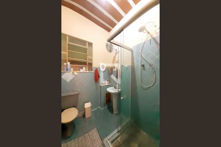 Casa à venda com 400m², 6 quartos e 2 vagas Casa à venda com 400m², 6 quartos e 2 vagasBanheiro 2